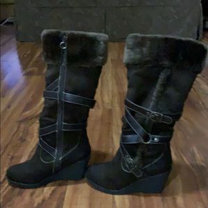 Canyon River, Faux brown swede